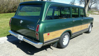 Illustration for article titled For $14,995, This 1972 International Travelall Might Go All The Way